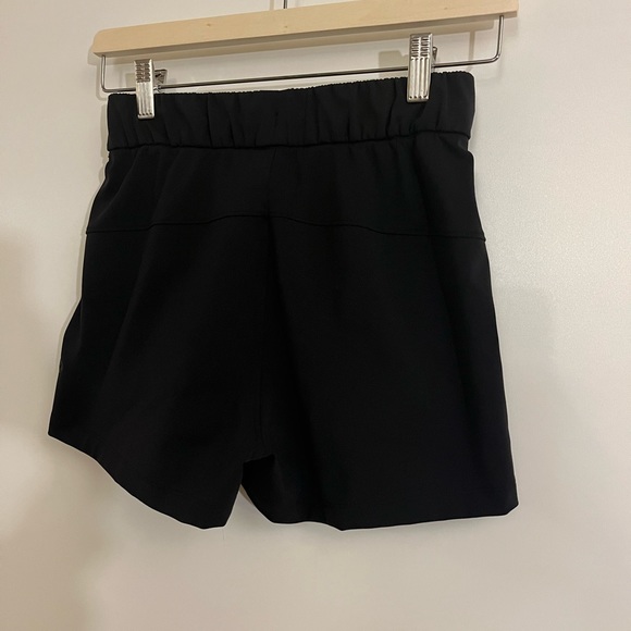 Lululemon On the Fly Short *2.5" Black 2 - Picture 13 of 16